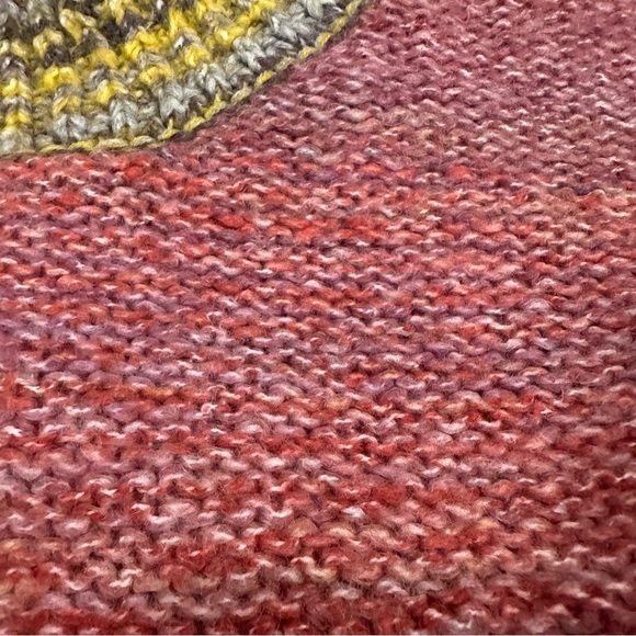 Urban Outfitters Lennon Cropped Sweater - Picture 9 of 10